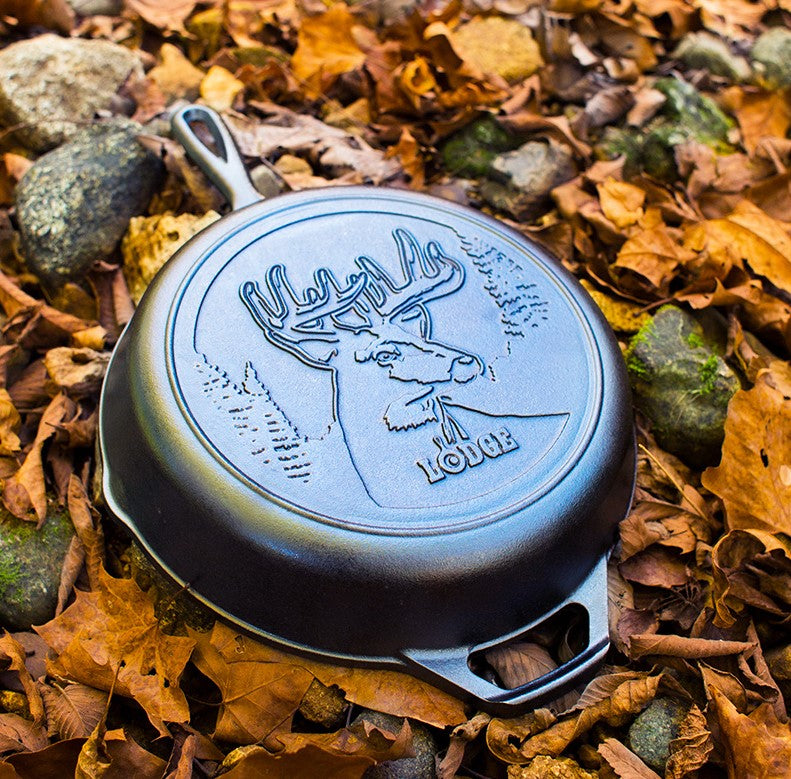 Lodge Cast Iron Deer Skillet 10.25 Inch L8SKWLDRINT || L8SKWLDR